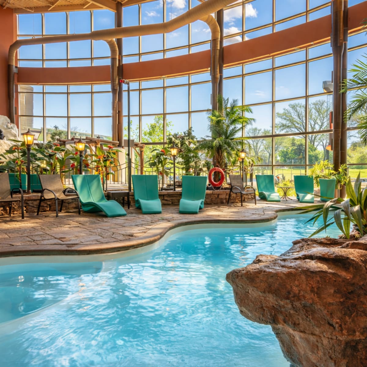 Pool at Hôtel Universel.