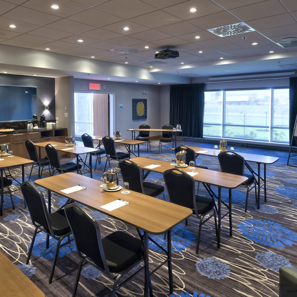 Holiday Inn Express & Suites Vaudreuil-Dorion - Salle de conférence