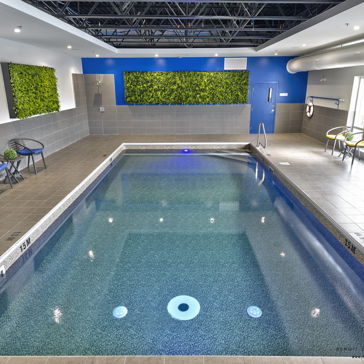 Holiday Inn Express & Suites Vaudreuil-Dorion - Piscine