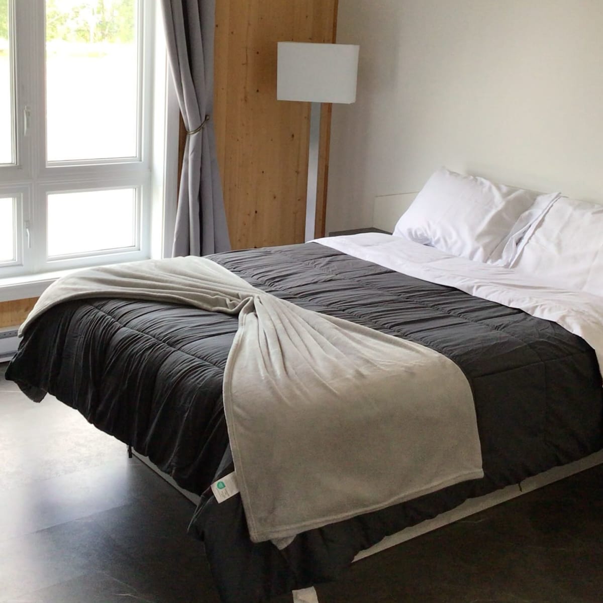 A room at Hôtel Auberge St-Félicien.