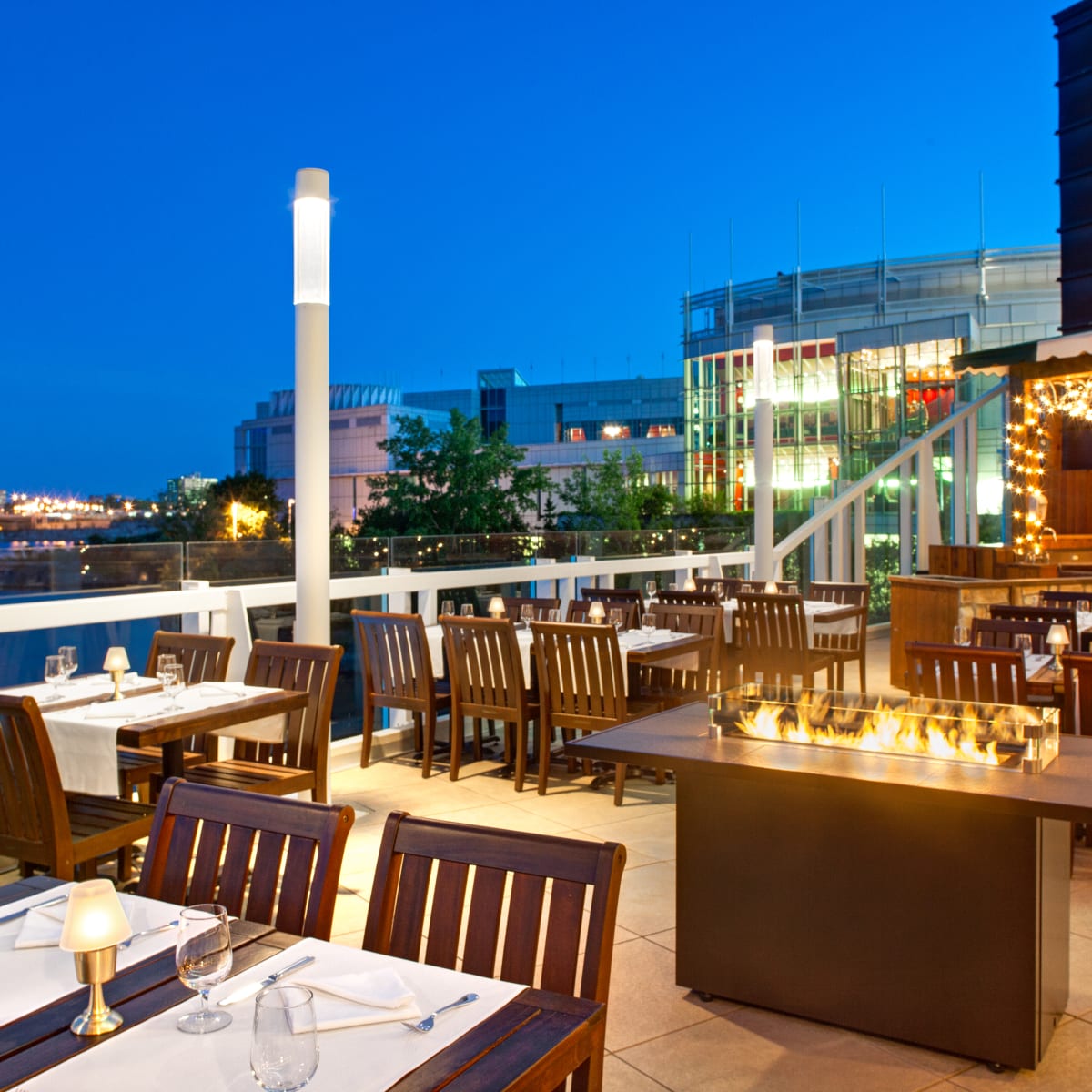 The terrace of the restaurant at Hôtel-Casino du Lac-Leamy.