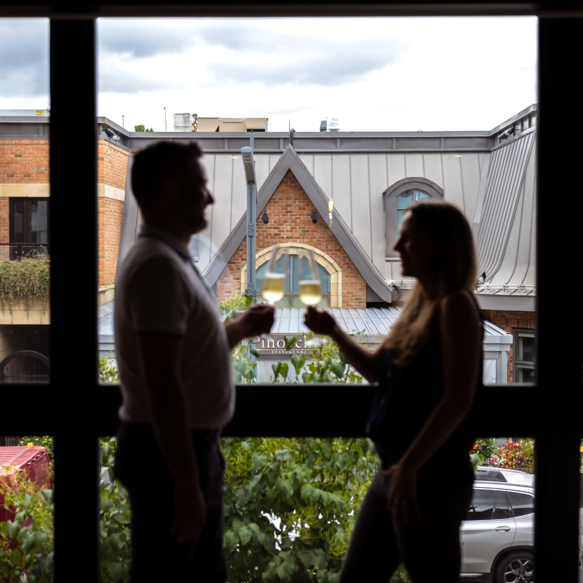 Couple à l'Hôtel-Expérience Quartier des Marinas à Magog.