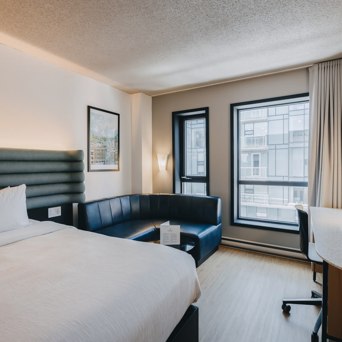 Hôtel Le Dauphin Montréal Centre-Ville - Bedroom