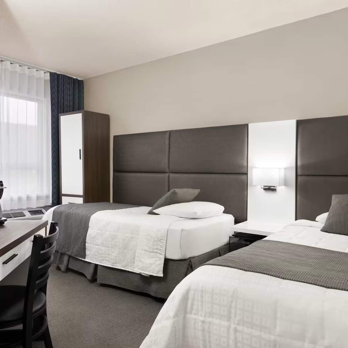 Chambre colorée de l'Hôtel Travelodge Montréal Centre