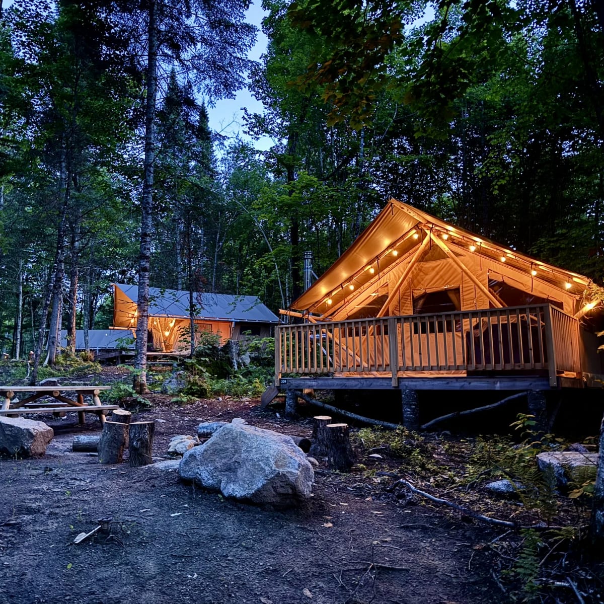Huttopia Les Deux Lacs – Laurentides 