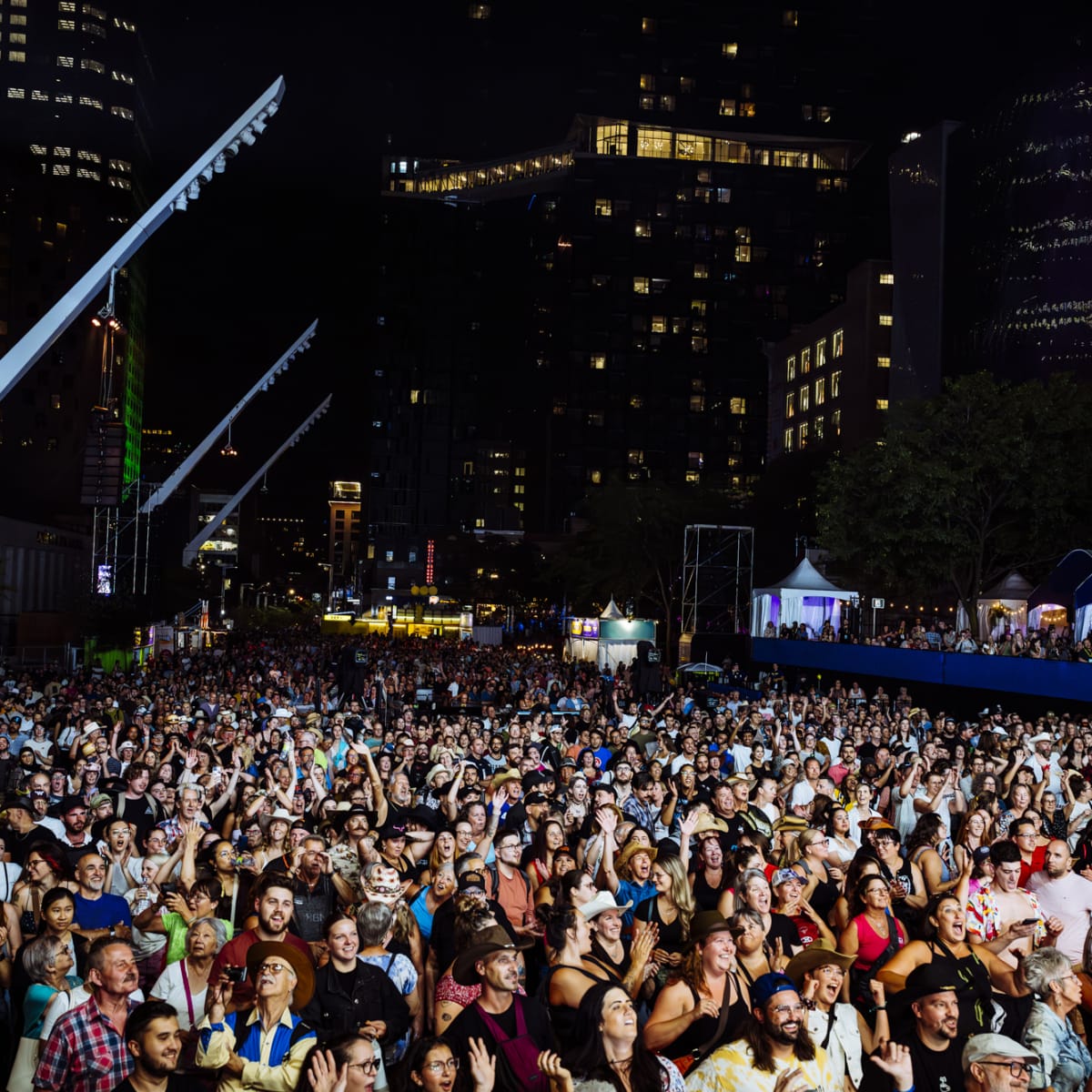Just For Laughs MONTRÉAL - A crowd at night