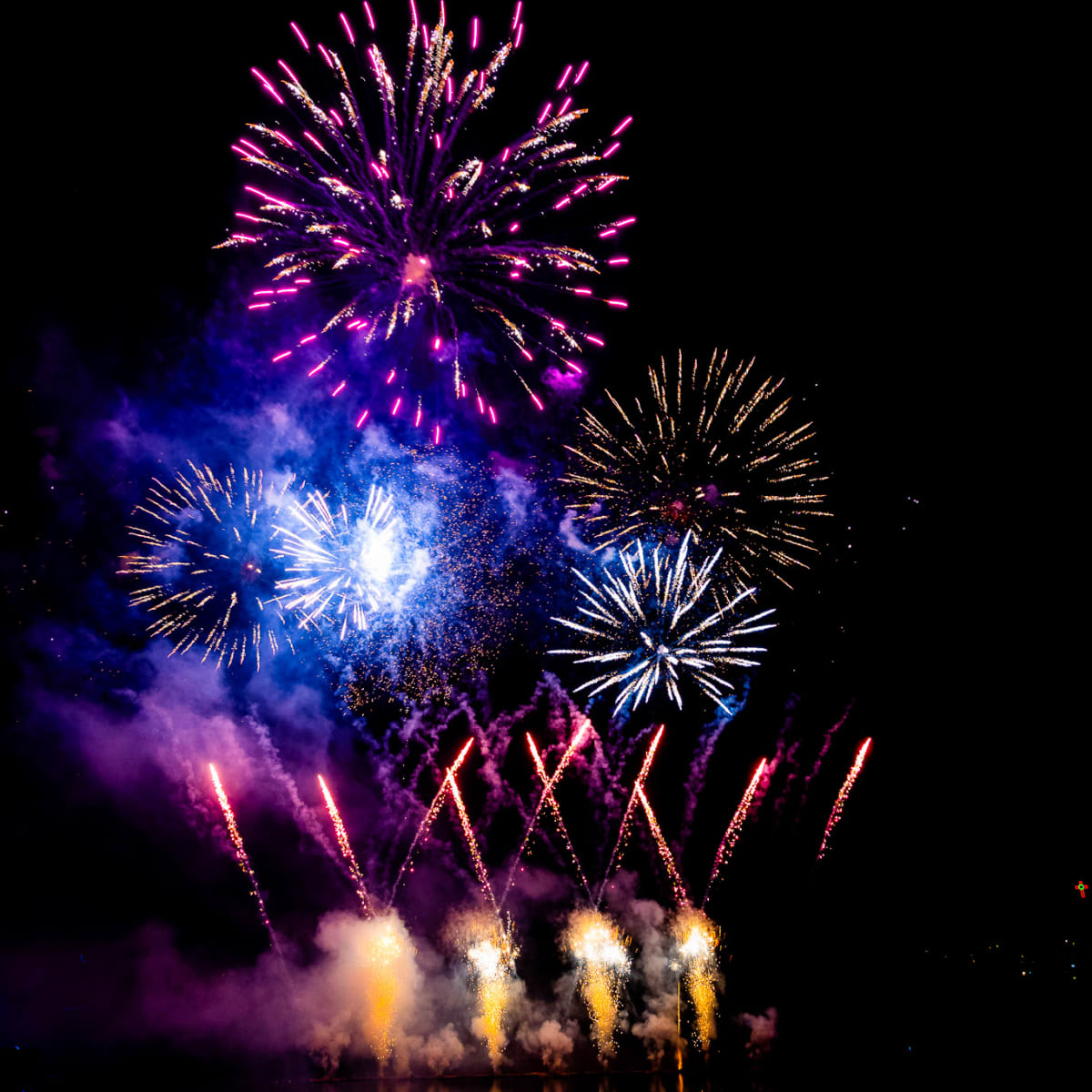 Fireworks at Fête du Lac des Nations.