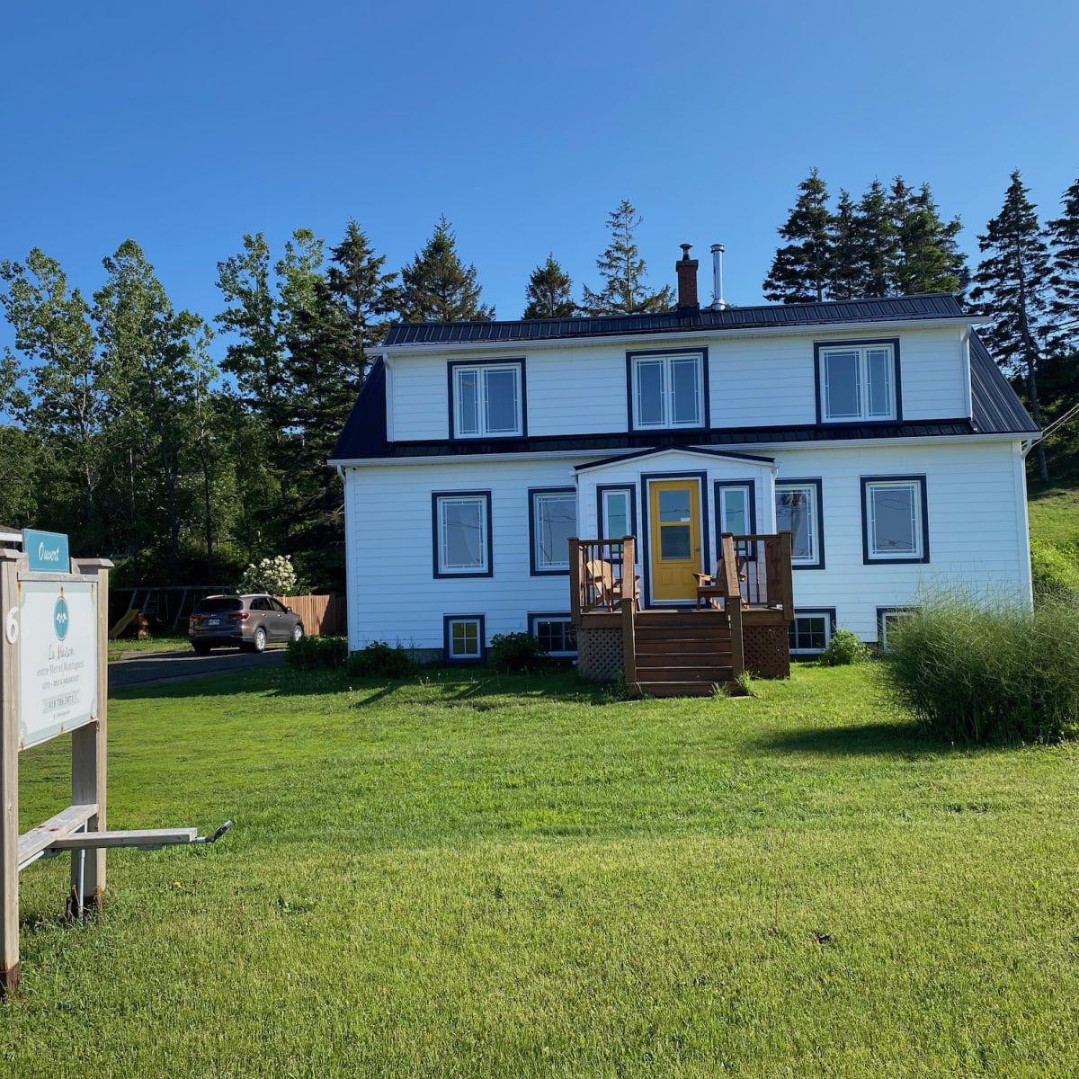 Extérieur du gîte La Maison entre Mer et Montagnes.