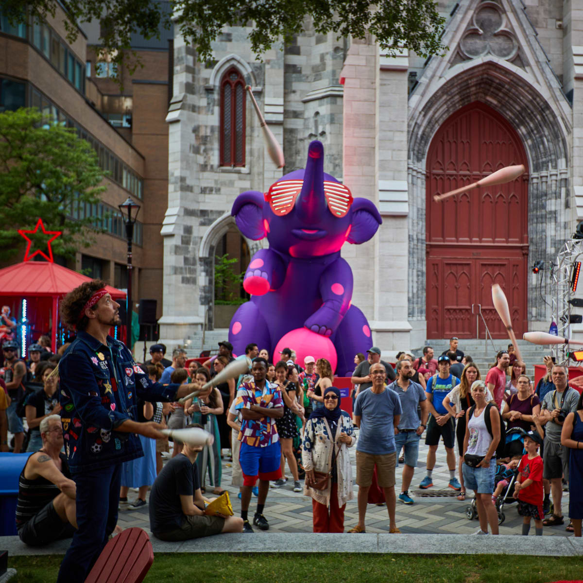 TOHU - cirque dans la rue.
