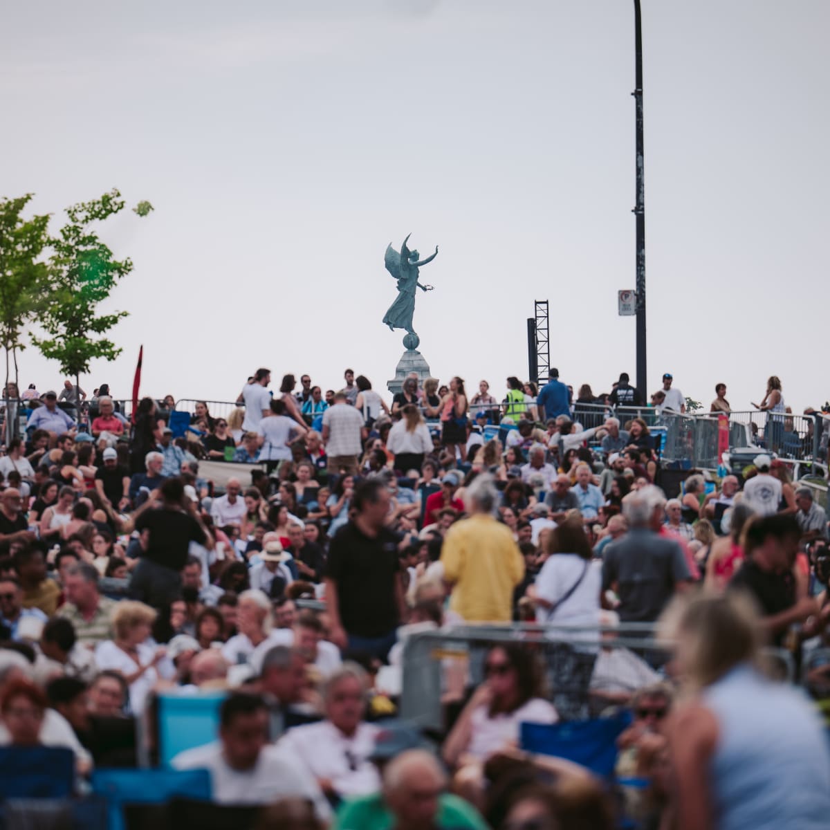 L'orchestre métropolitain au pied du mont royal.
