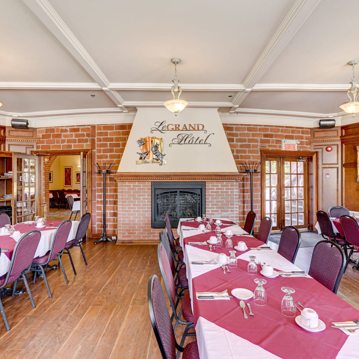 Photo of a reception hall.