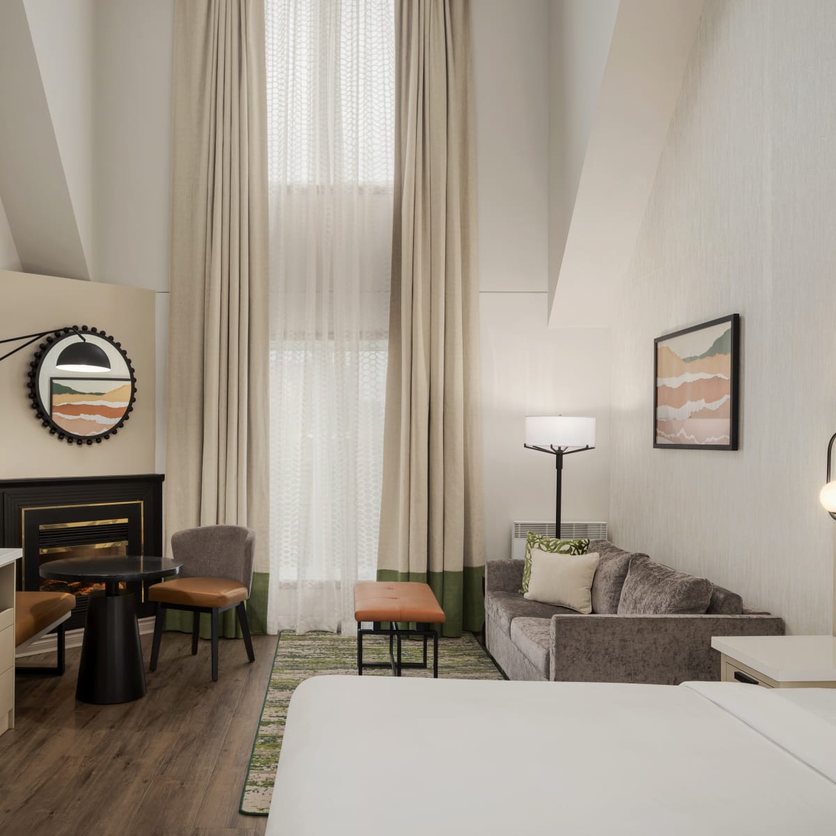 The hotel le Parc Gatineau Tapestry by Hilton Collection.