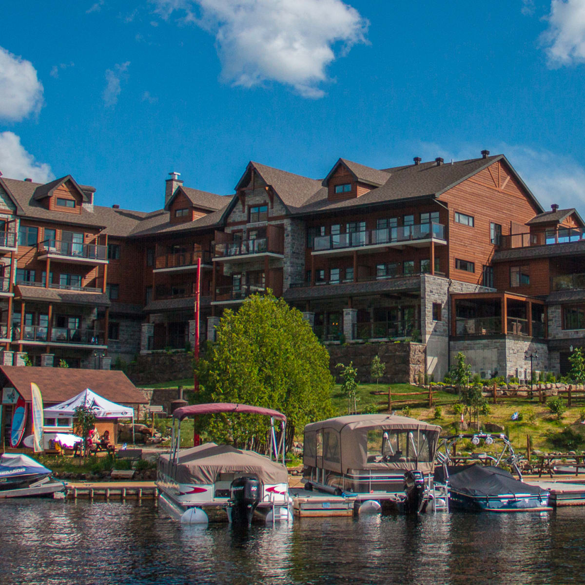Le Viking Resort & Marina.