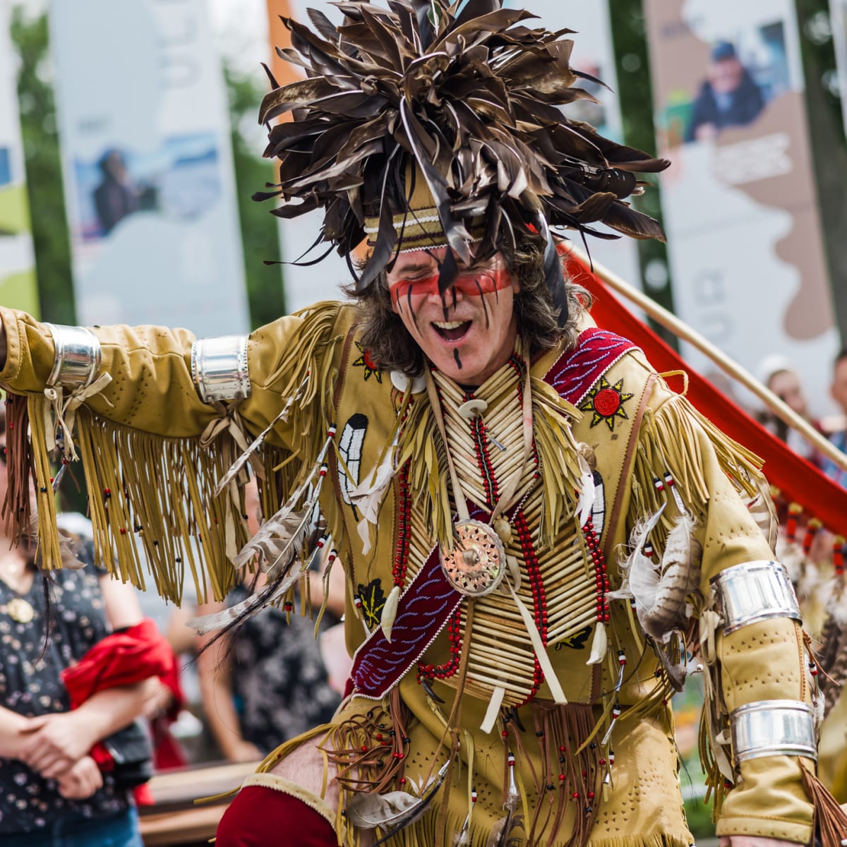 Les Fêtes de la Nouvelle-France - A native person in traditional attire