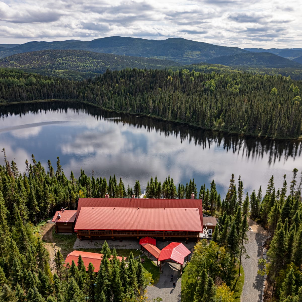 Aerial view of the Pourvoirie du Lac Moreau.