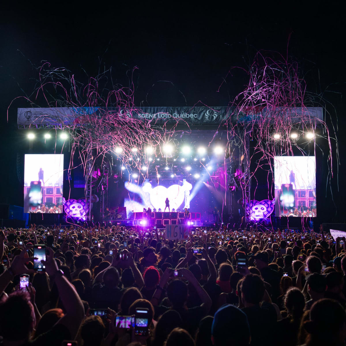 A stage illuminated at the International Hot Air Balloon Festival in Saint-Jean-sur-Richelieu.