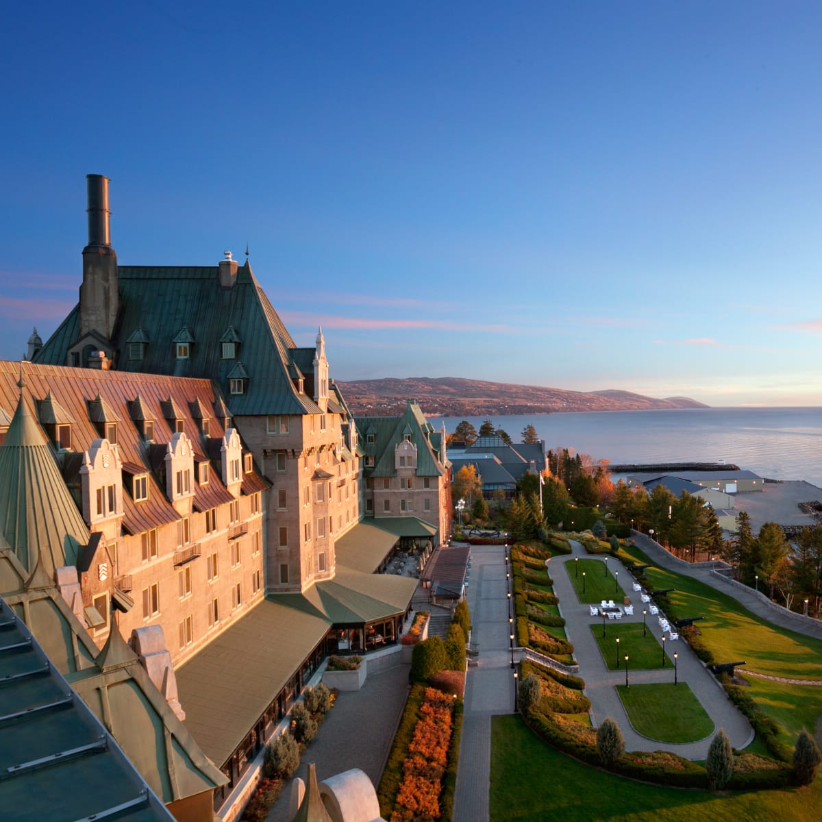 This summer, treat yourself to a stay in the Fairmont Hotels in Quebec - Fairmont Le Manoir Richelieu