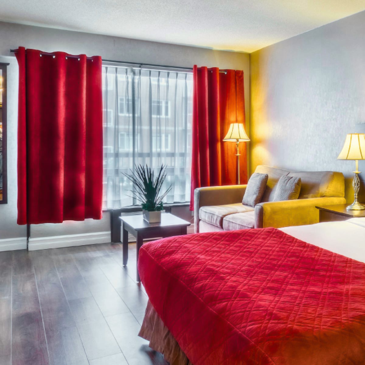 Deluxe room with king bed