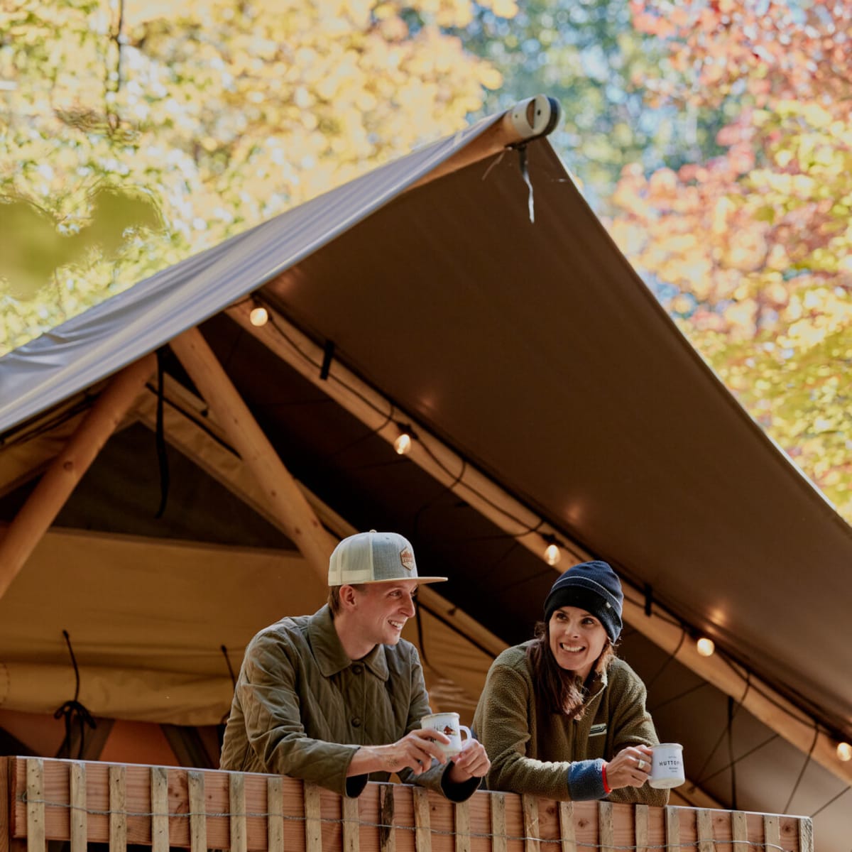 All the colors of fall in Brome-Missisquoi - Ready-to-camp unit in the fall, Huttopia Sutton