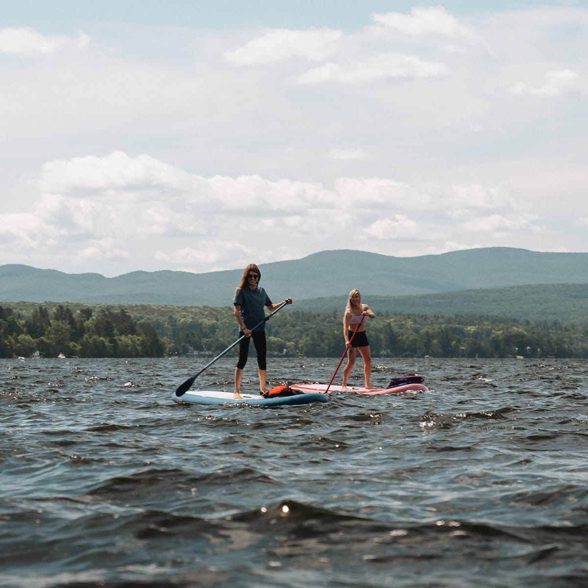 Brome-Missisquoi : une région, mille activités - Planche à pagaie sur le lac Brome