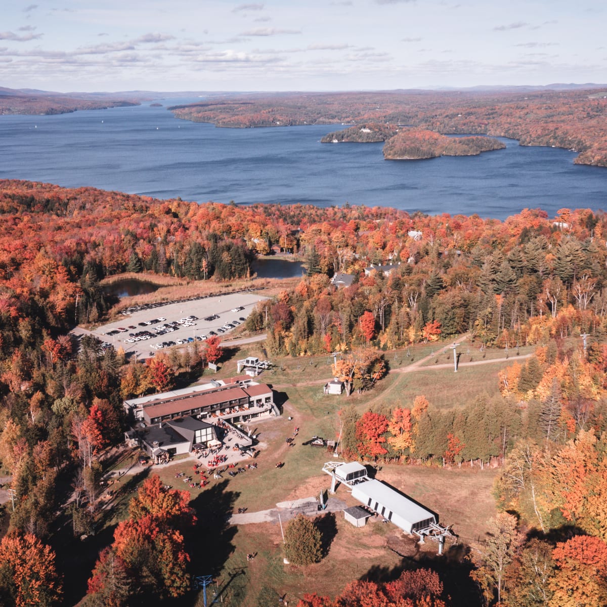 Profitez pleinement de l'automne dans Memphrémagog - Vue au sommet du mont Owl's Head