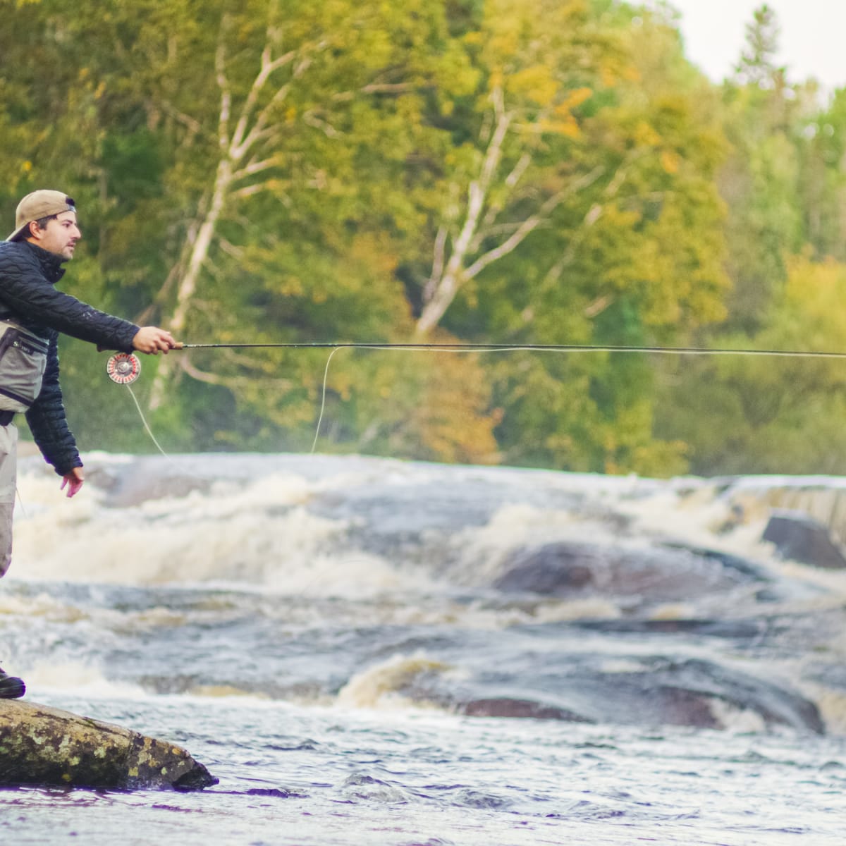 Your adventure begins in Saguenay–Lac-Saint-Jean - Fly fishing