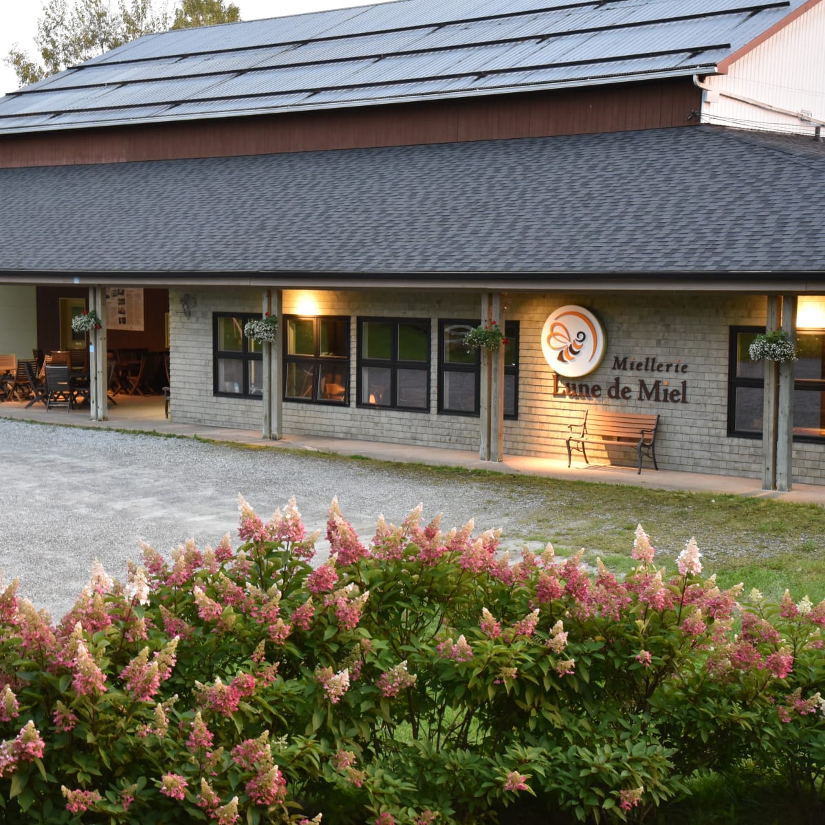Outside view of Miellerie Lune de Miel.