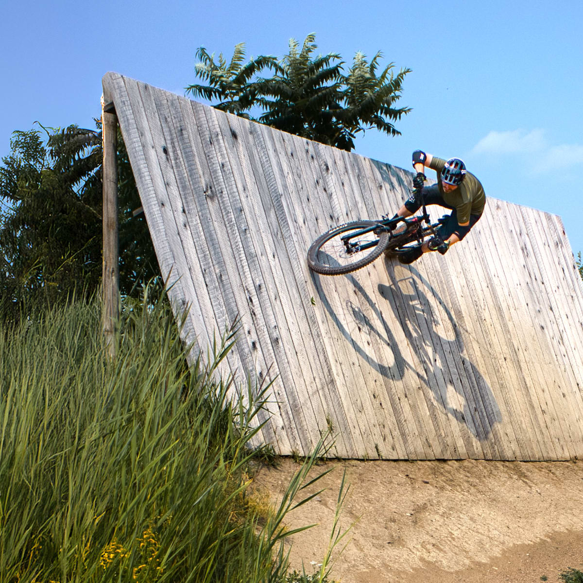 Biking at Mont Rigaud.