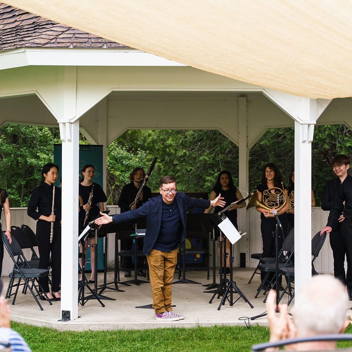 Municipalité d'Orford - An orchestra playing in a park