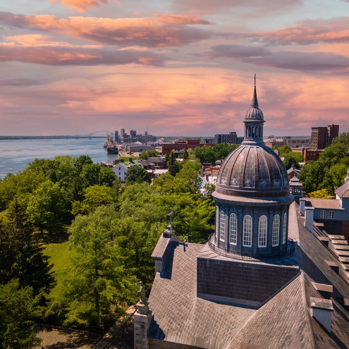 Aerial view of the Musée des Ursulines de Trois-Rivières at sunset.