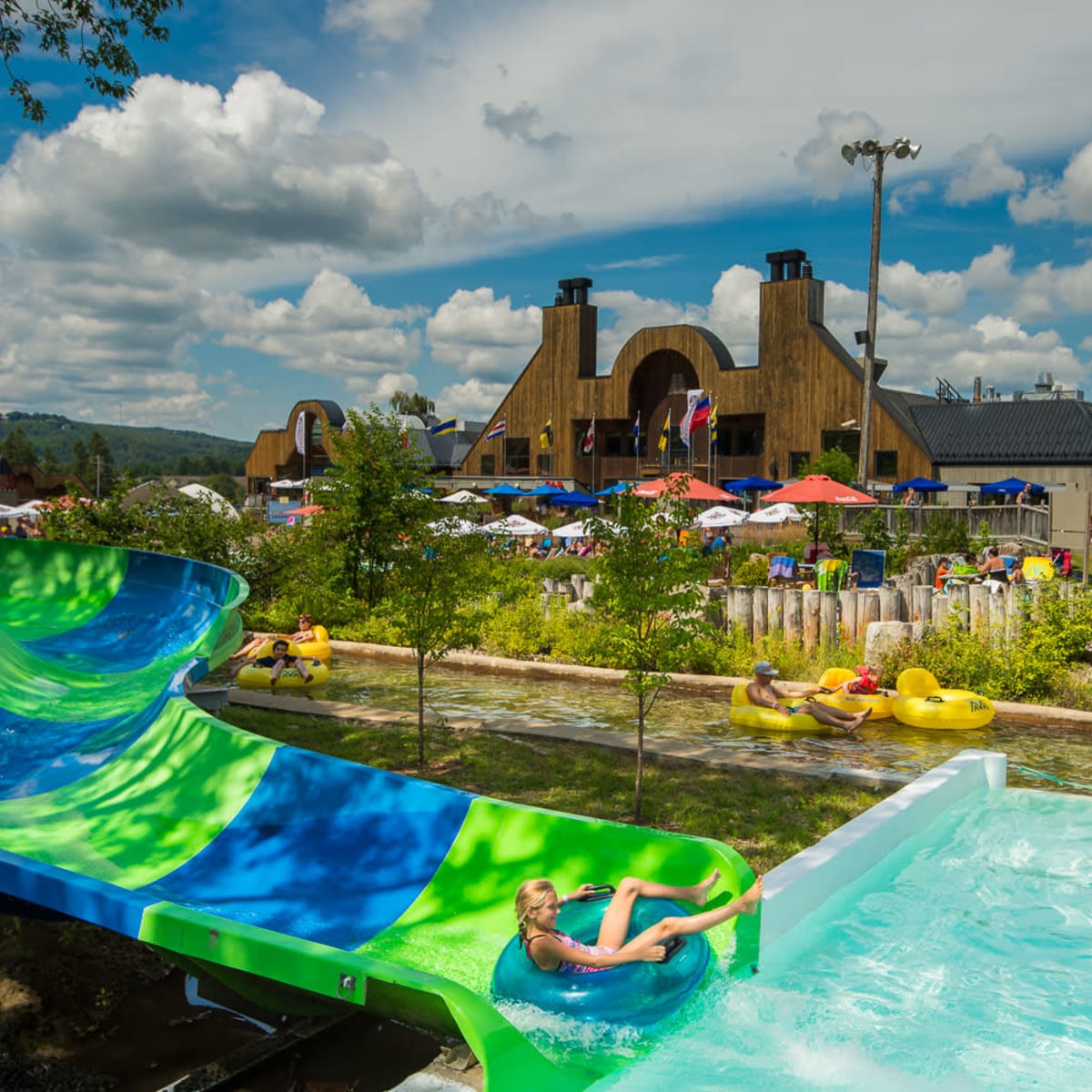 Parc aquatique du Sommet Saint-Sauveur.