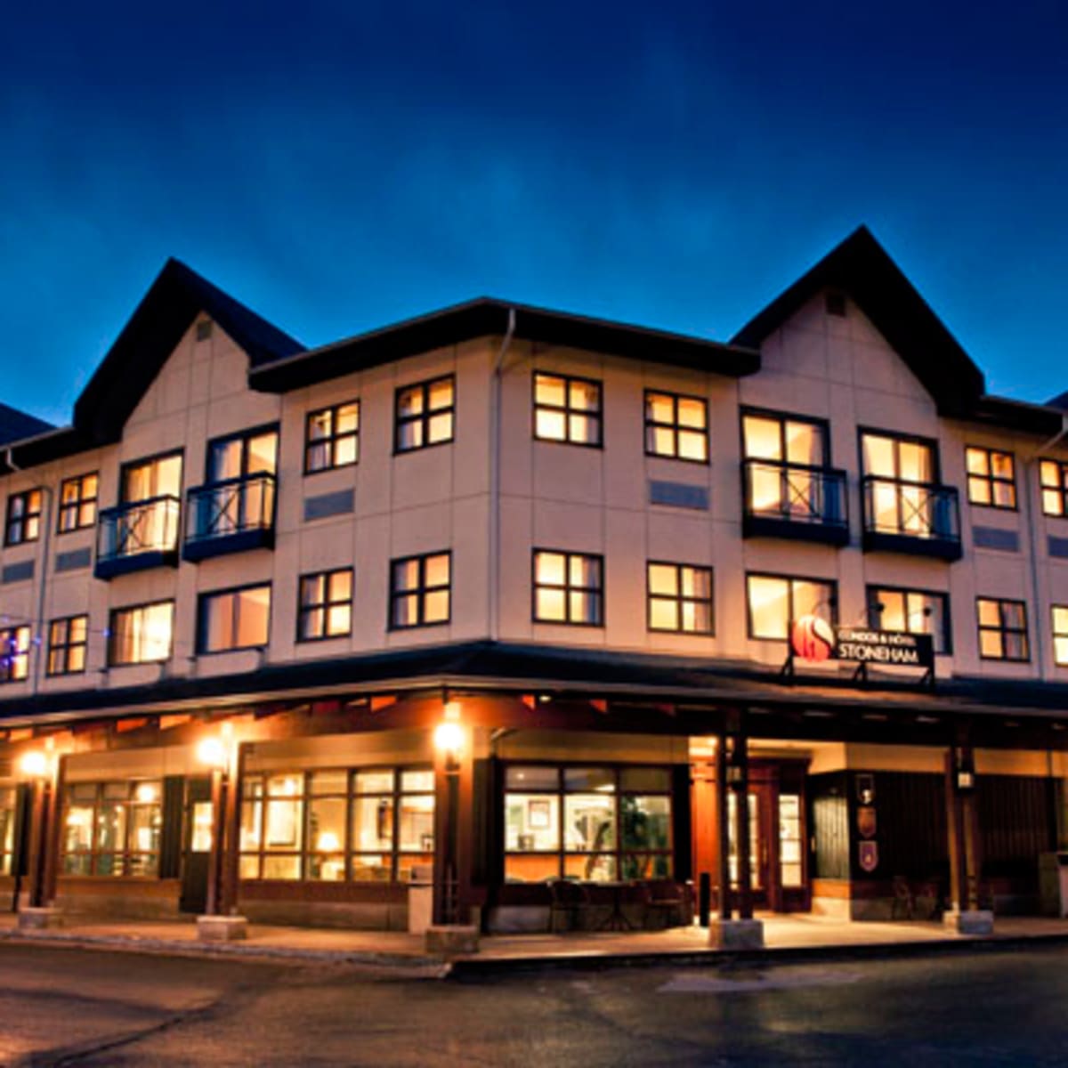 condos__hotel_stoneham_1
