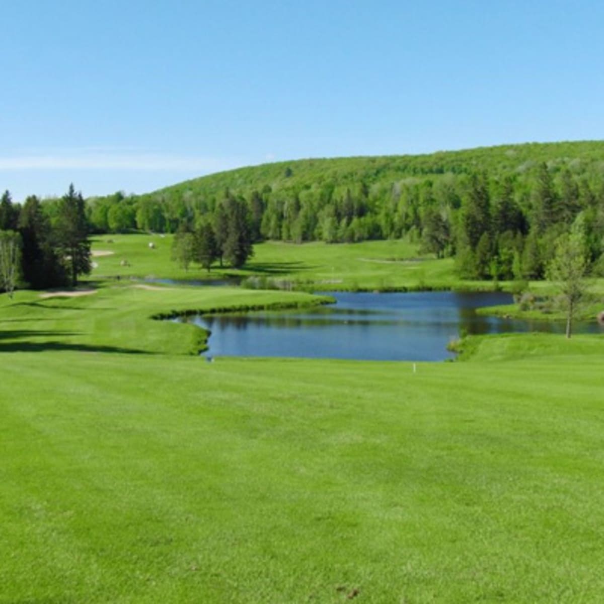 golf_vallee_de_la_lievre_1