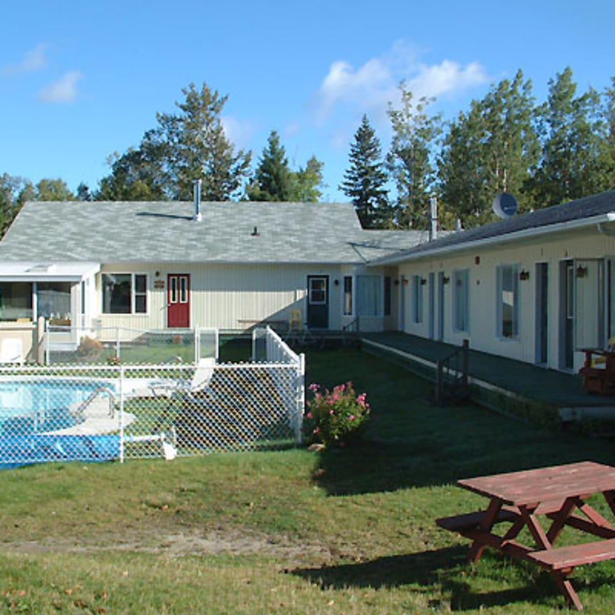 motel_sur_le_lac_10