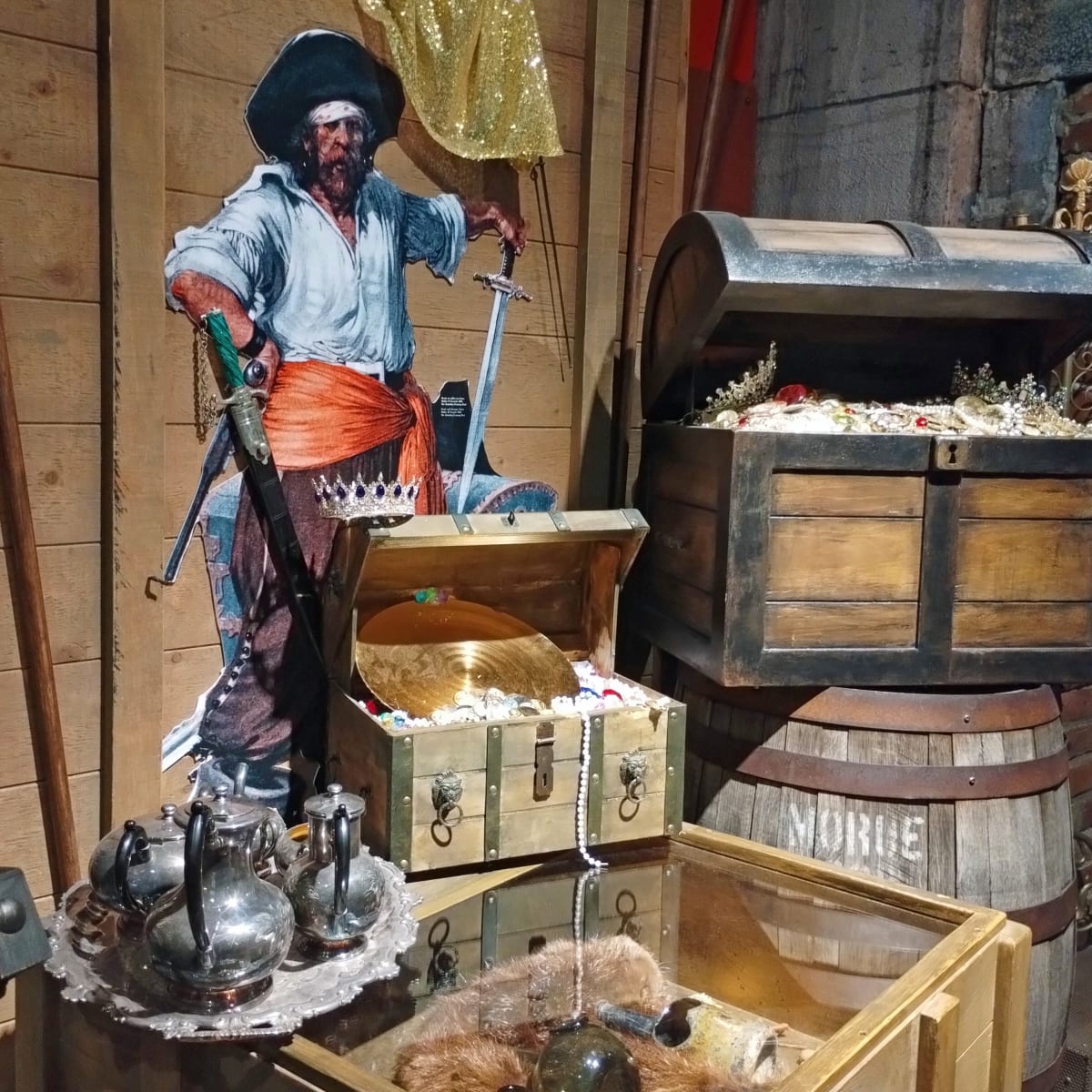 Exhibition Come Aboard! Pirates or Privateers at the Pointe-à-Callière Museum.