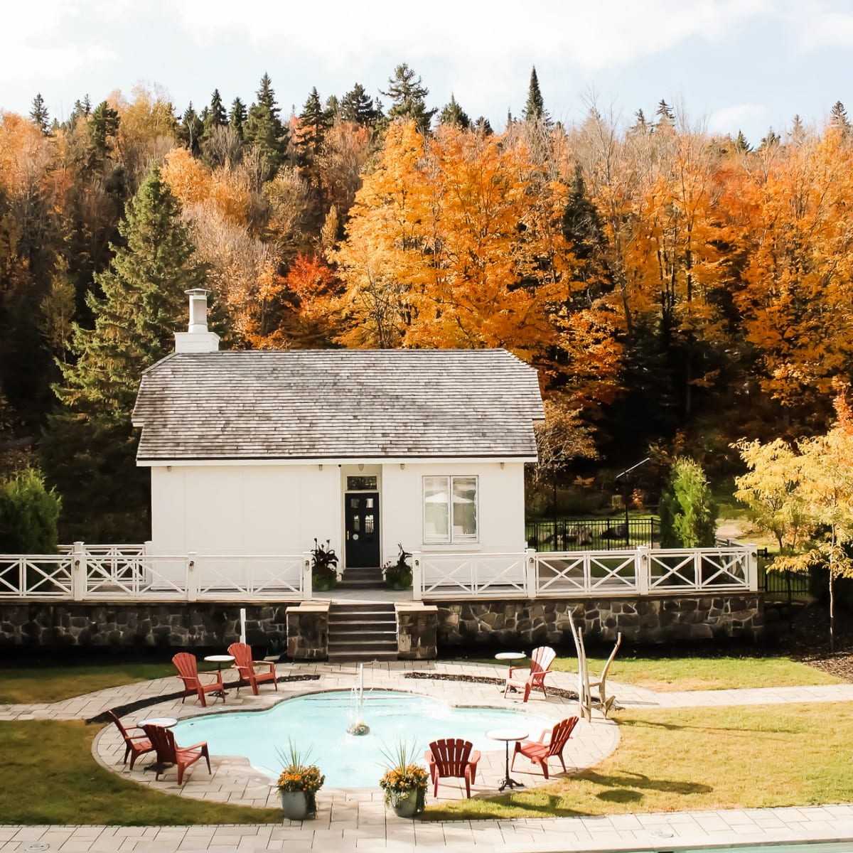 StoneHaven le Manoir in the fall.