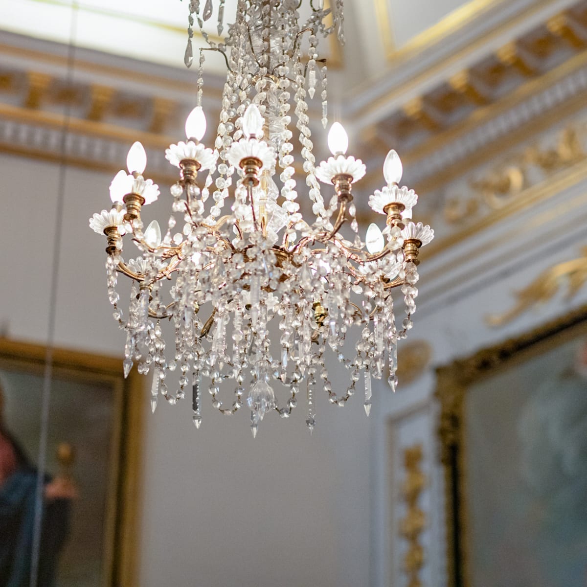Illuminated ceiling chandelier. 