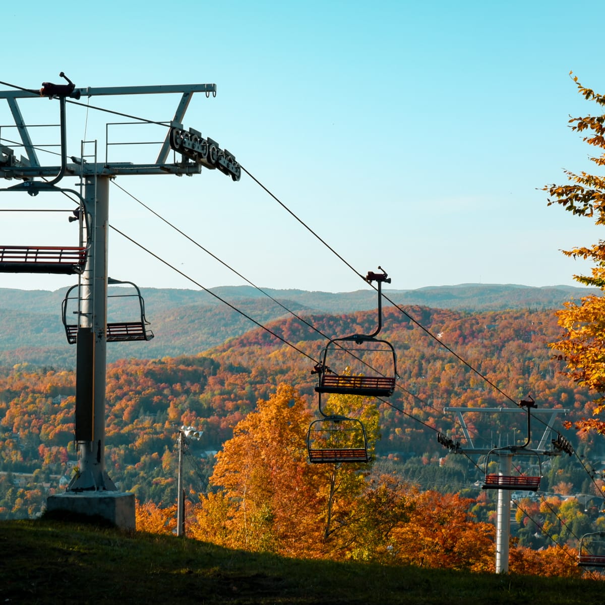 Sommet Saint-Sauveur fall foliage festival