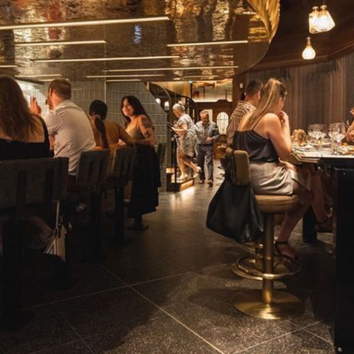 Intérieur du bar à vin Le Bedeau