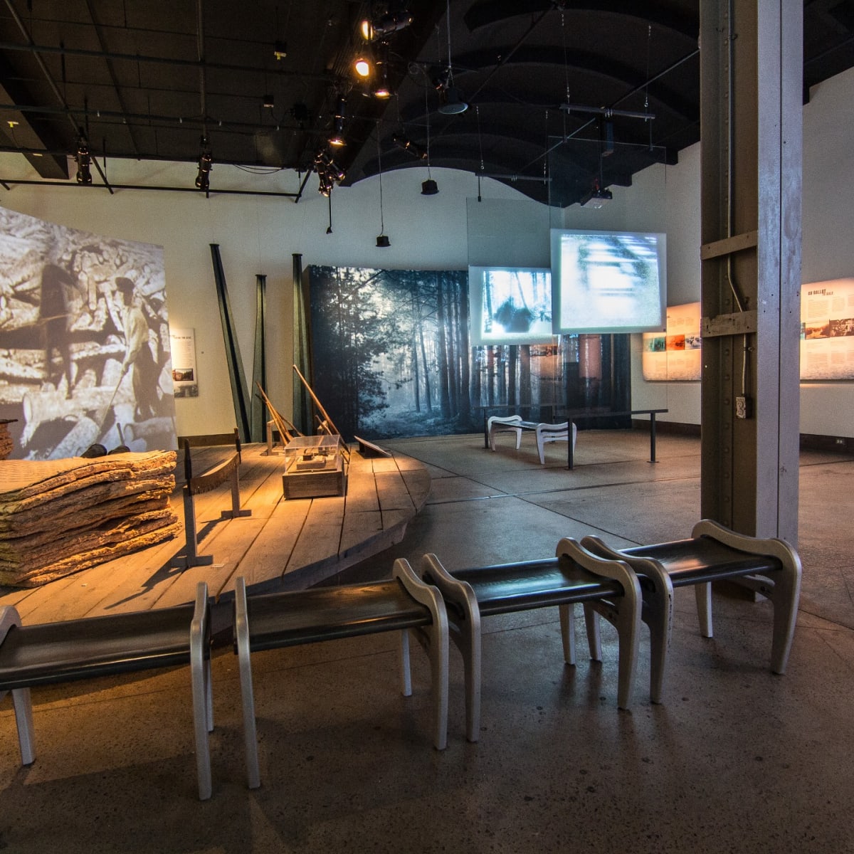 Permanent exhibit at the Pulperie museum.