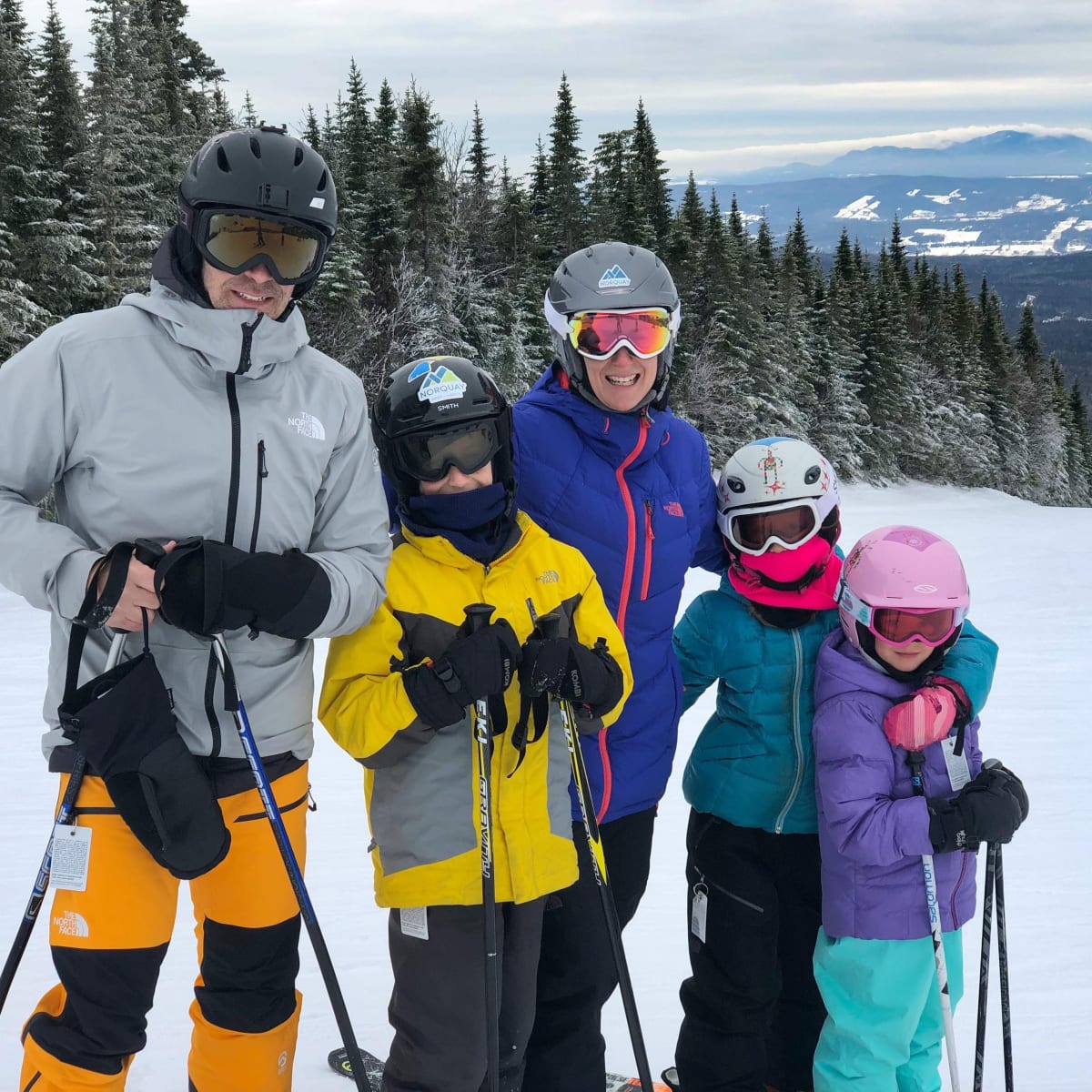 Famille en ski au Mont Grand-Fonds