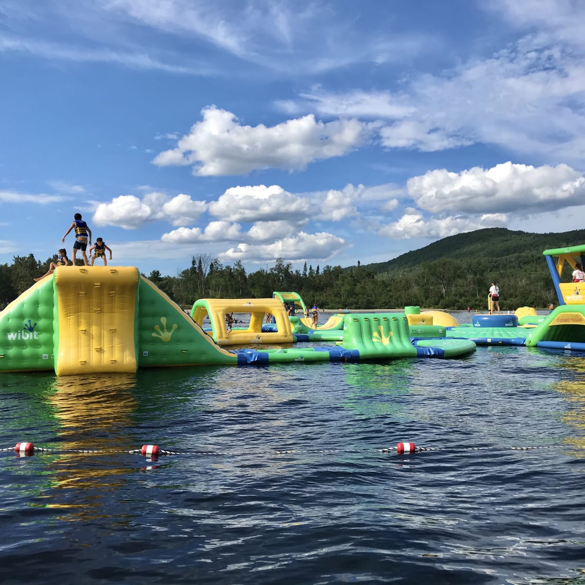 Inflatable structure on the lake at Pohénégamook Beach