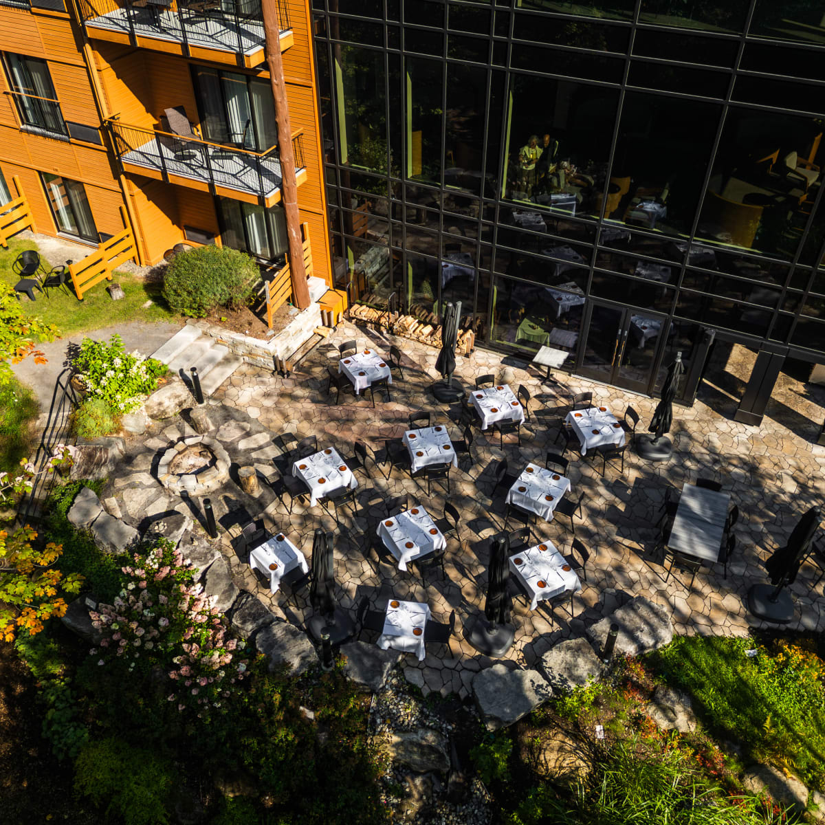 Patio at Restaurant La Traite