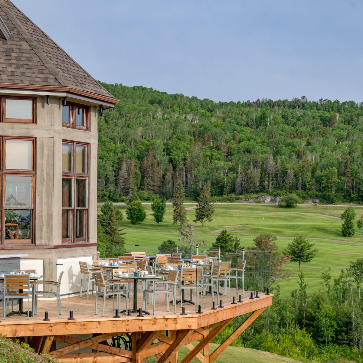 The Point Cardinal Restaurant at Fairmont Le Manoir Richelieu