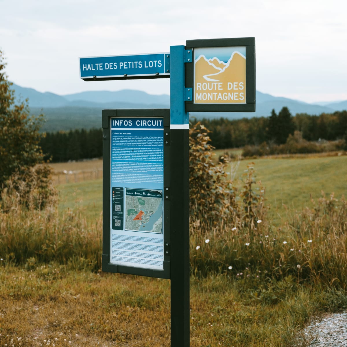 Information panel on the Mountain Road.