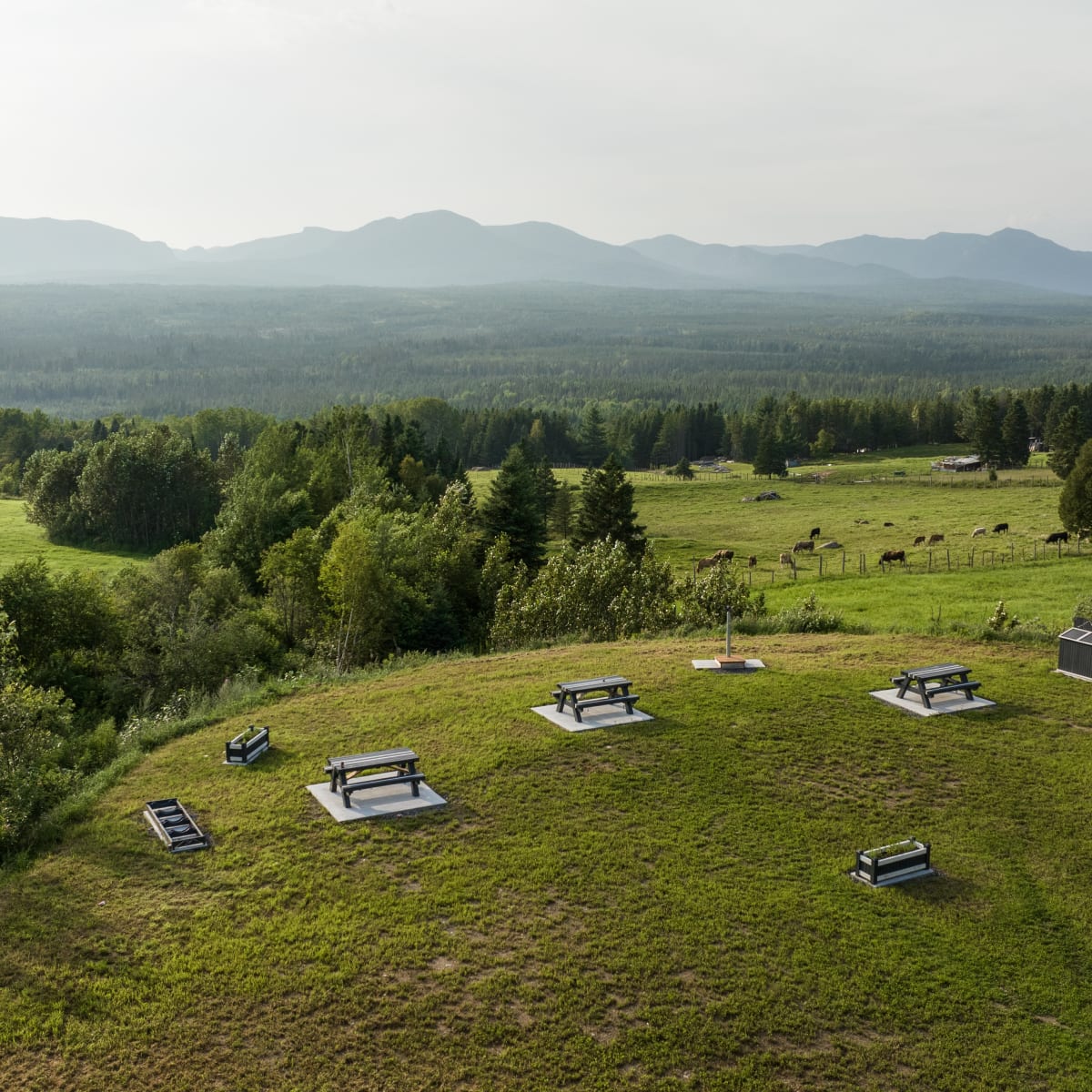Halte des petits lots, on the Mountain Road.