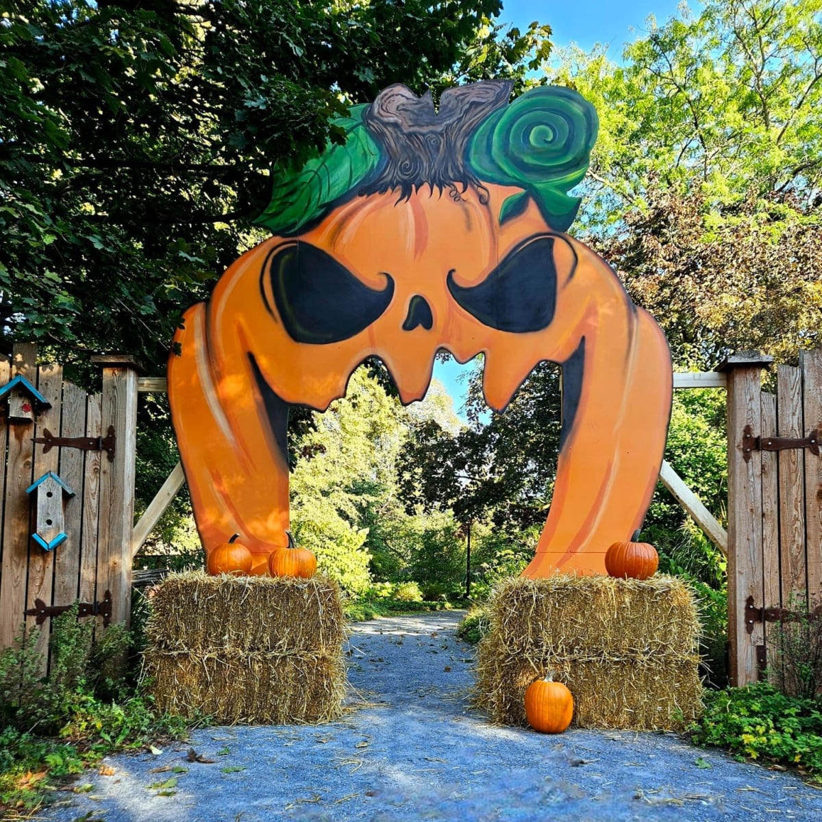 Jardin Daniel A Séguin in St-Hyacinthe decorated for Halloween.
