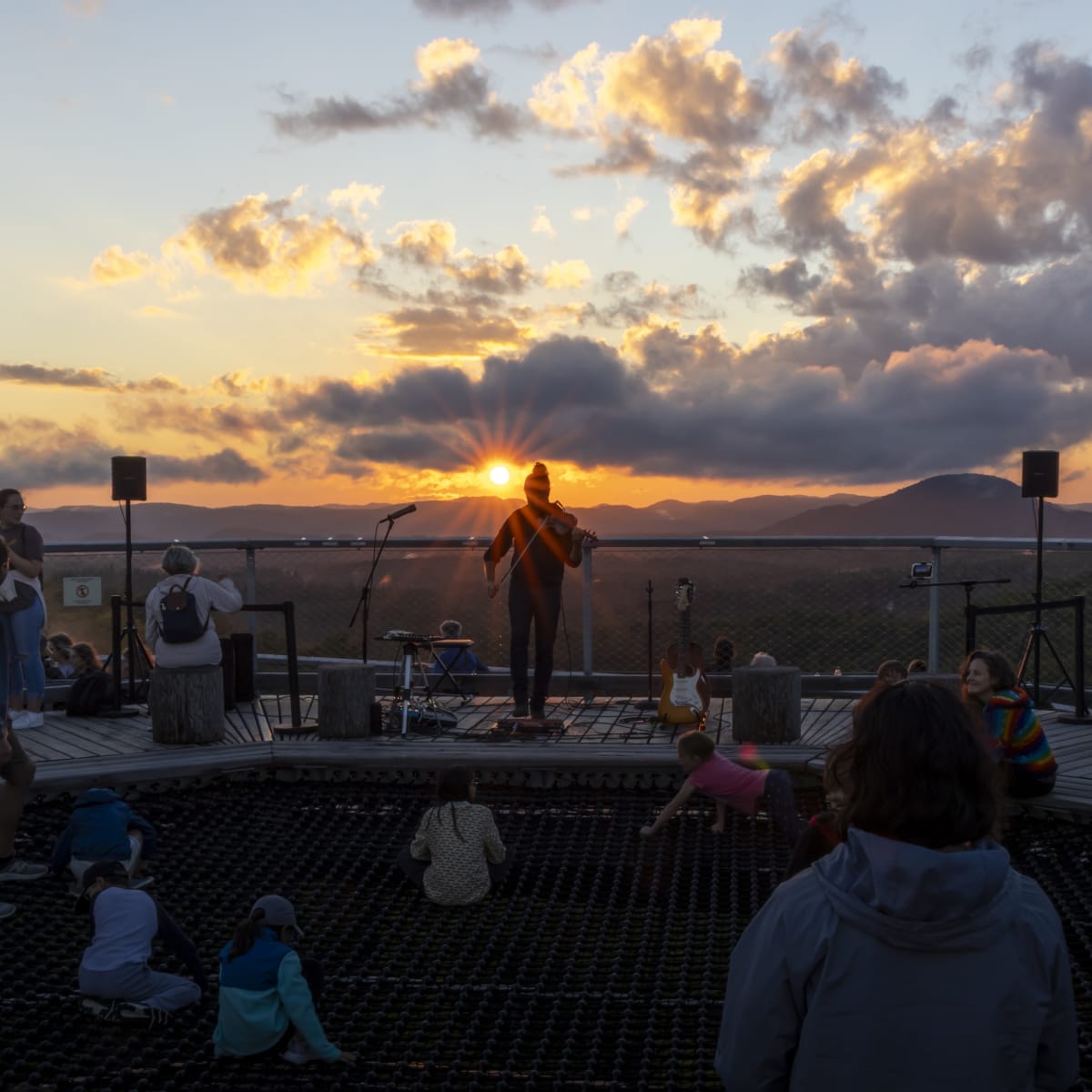 Concert at sunset at Sentier des cimes Laurentides.