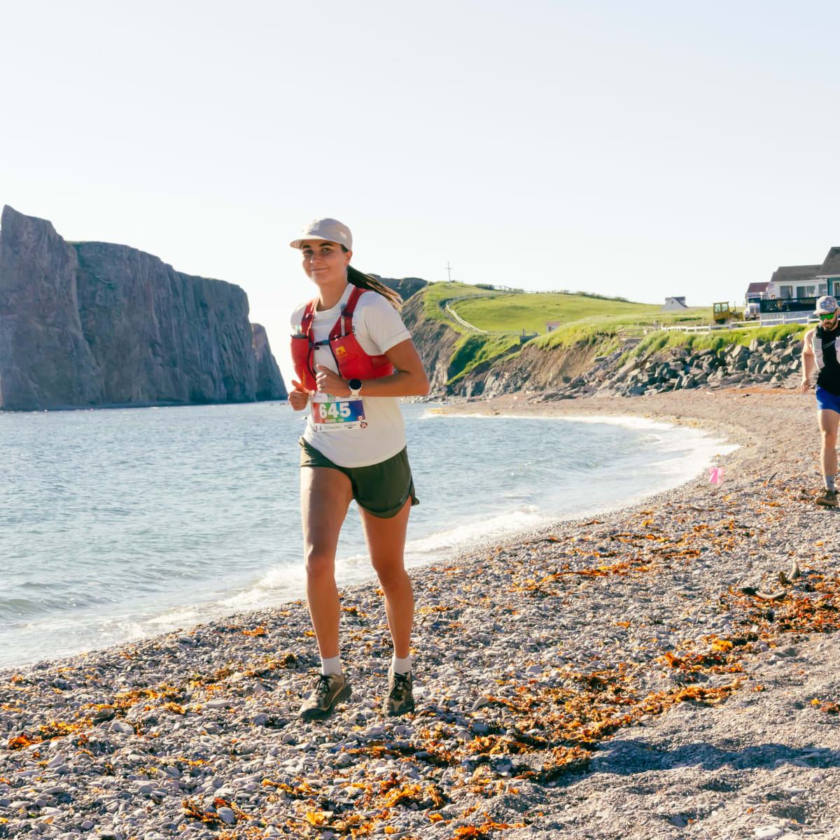Coureurs au bord de l'eau -	Série de Courses Gaspesia.