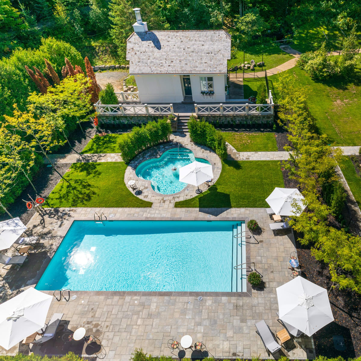 Pool of the StoveHaven le Manoir.